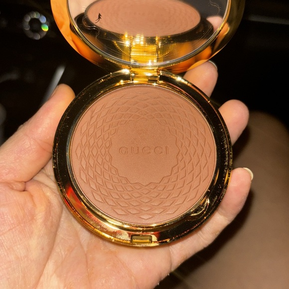 Gucci bronzing powder 🩵🩵🩵🩵 - Picture 4 of 6